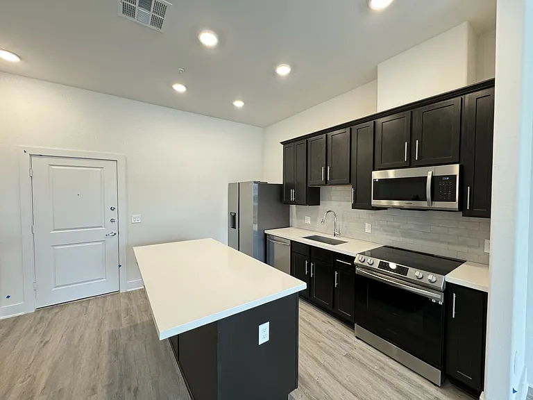 City View Lofts — Photo 13