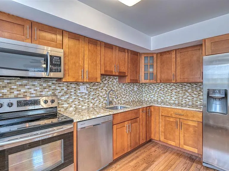 9709 Monmouth Ave #C2 — Photo 11