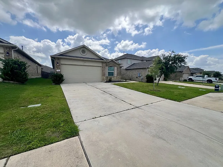104 Moravia Rd — Photo 3