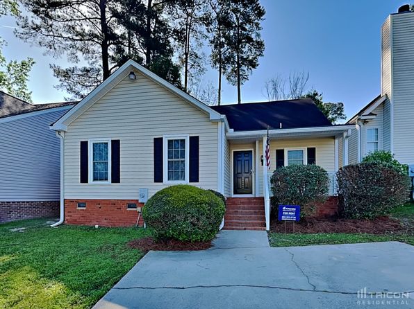 210 Village Walk