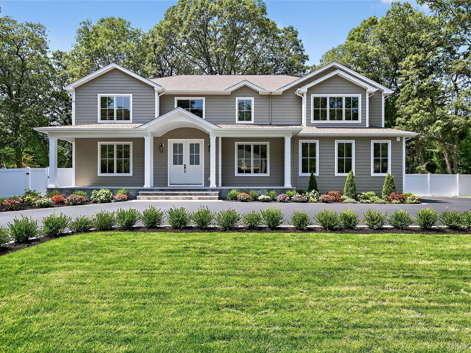5 bed, 5.5 bath, 4900 sqft, $8,900 — Photo 1