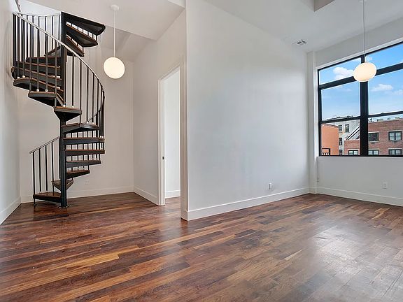 3rd image of 364 Bedford Ave Unit 4D