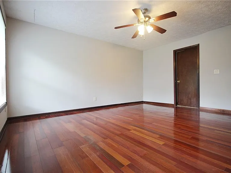 3310 Chastain Xing — Photo 19