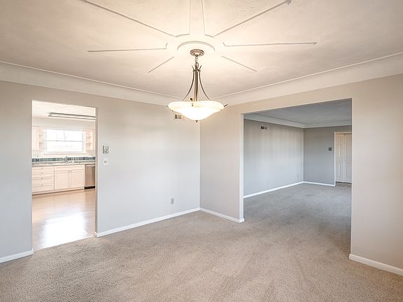 5th image of 2388 Meadowgreen Dr
