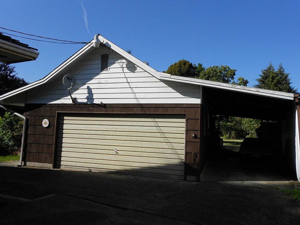 Detached garage and carport