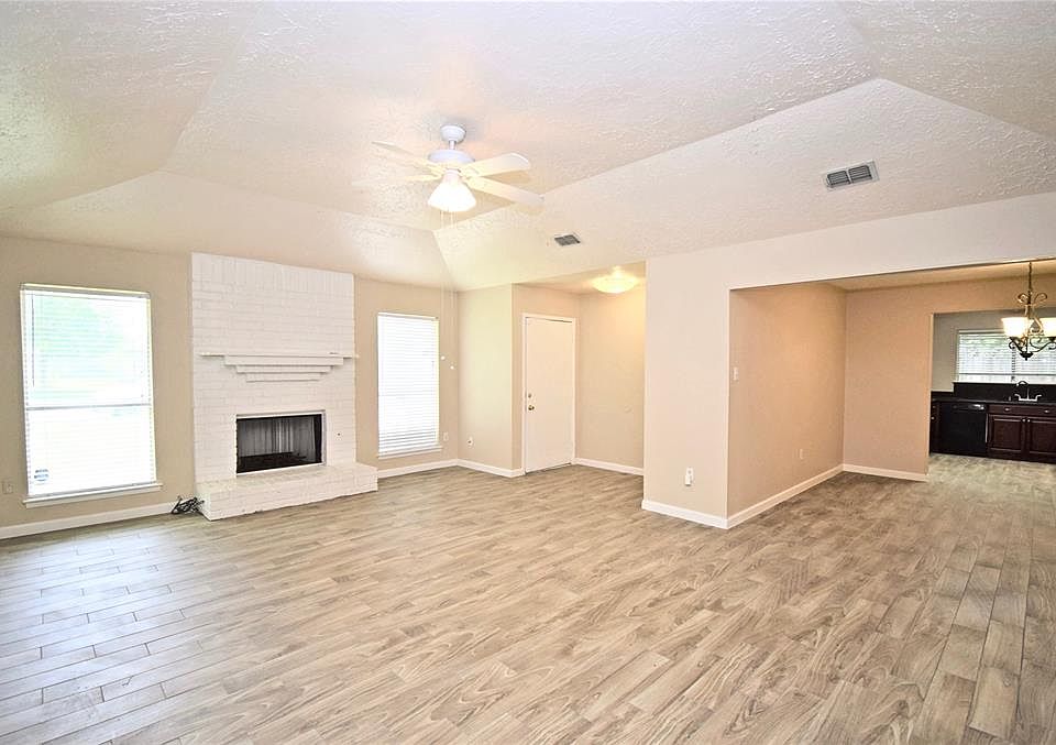 1st image of 2802 Fir Crest Ct