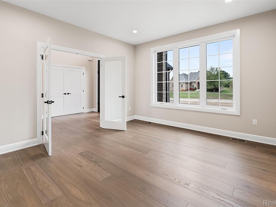 1356 Masters Dr, photo 6