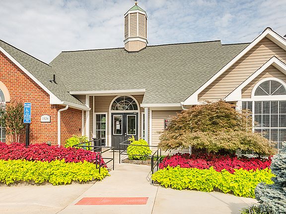 3rd image of 1526 Lincoln Cir #422B1500
