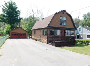 7258 Lakeshore Rd, Cicero, NY 13039