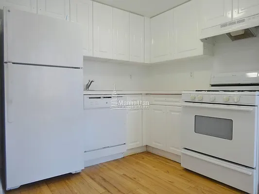 Rented by Manhattan Connection | media 23