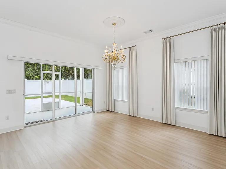 5930 Hermitage Dr — Photo 13