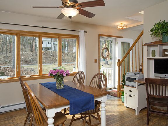 4th image of 19 Pennington Dr