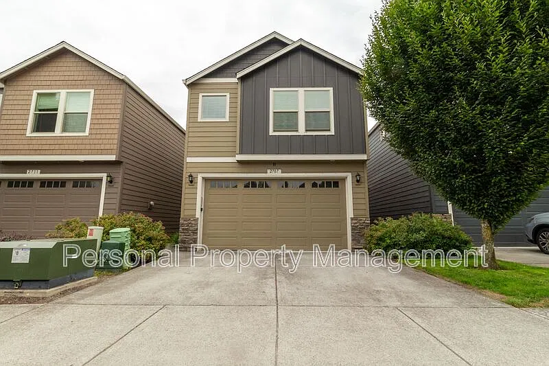 3 bed, 2.5 bath, 1624 sqft, $2,495 — Photo 1