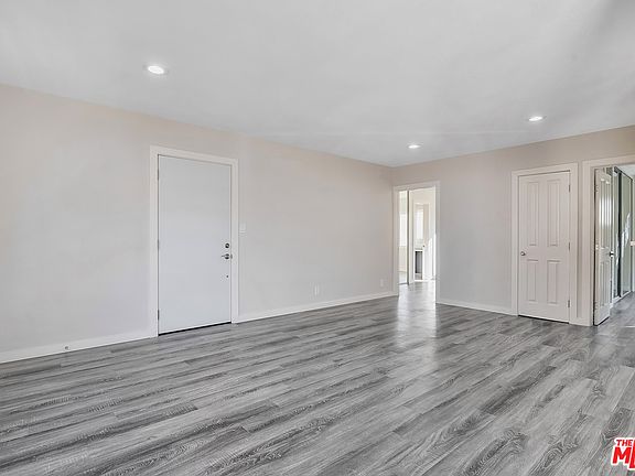 4th image of 1132 N Formosa Ave APT 09