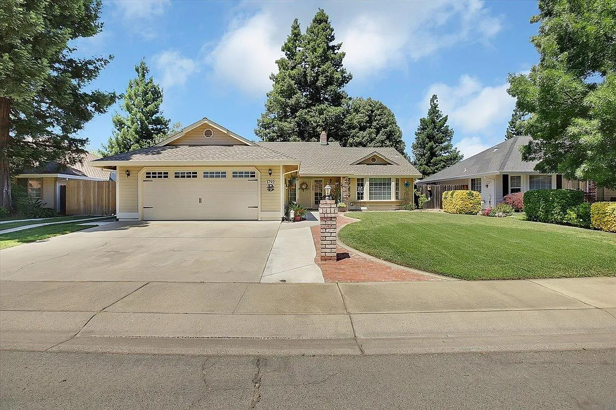 1792 Royo Ranchero Dr photo 1