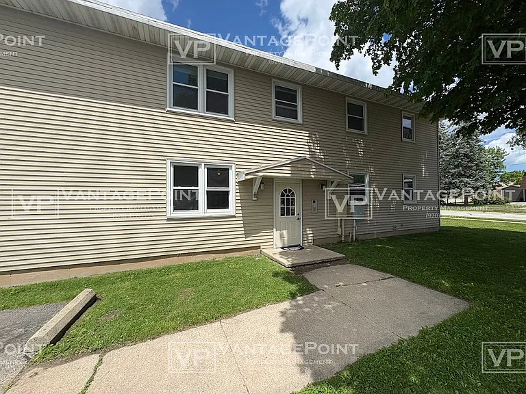 2120 Van Deuren St — Photo 16