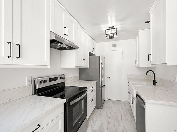 5th image of 4851 Collwood Blvd Unit B