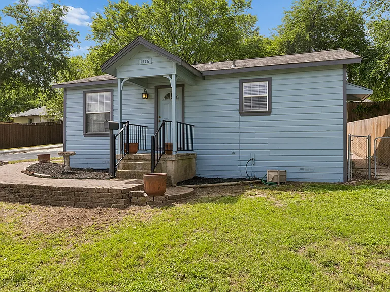 1516 Baxley St — Photo 2