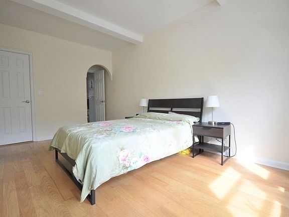 4th image of 852 Amsterdam Ave #13C