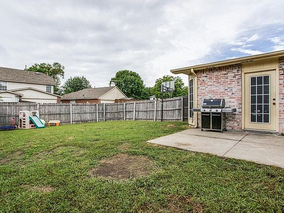 3rd image of 2309 Valley Creek Dr