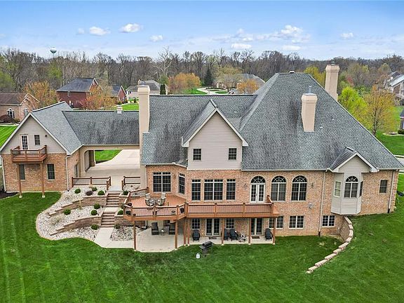3rd image of 168 Whitmoor Dr