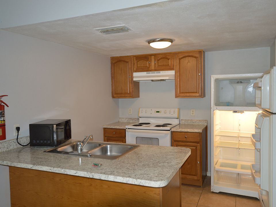 1st image of 7947 Pinehurst Dr