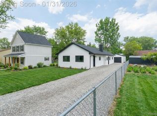 2694 Vendome Ave, Rochester Hills, MI 48309