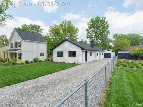 2694 Vendome Ave, Rochester Hills, MI 48309