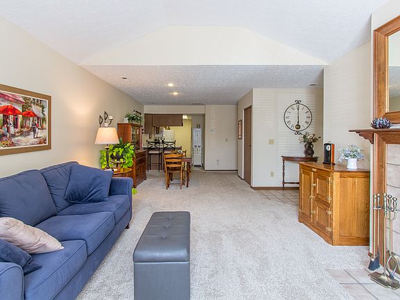 4th image of 4955 Deer Run Pl