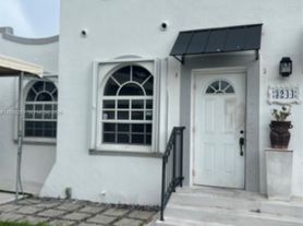 3244 SW 3rd St, Miami, FL