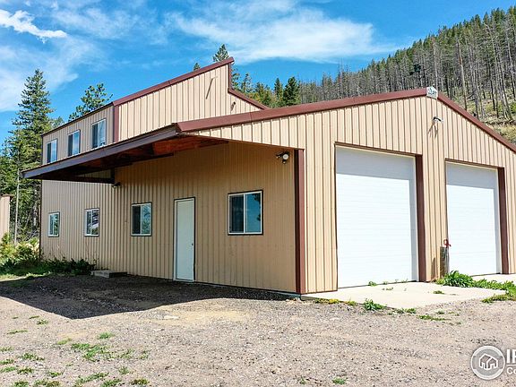 4th image of 700 Woodlot Ln
