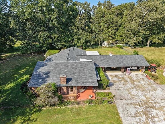 5th image of 2304 Hamlin Dr