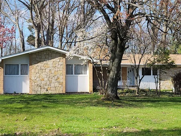 8355 Dalepoint Rd, Independence, OH 44131