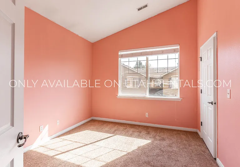 1508 W 110 N — Photo 13