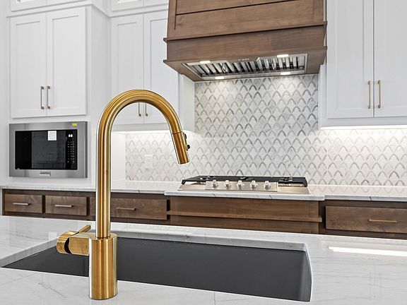 5th image of 4216 Meander Way