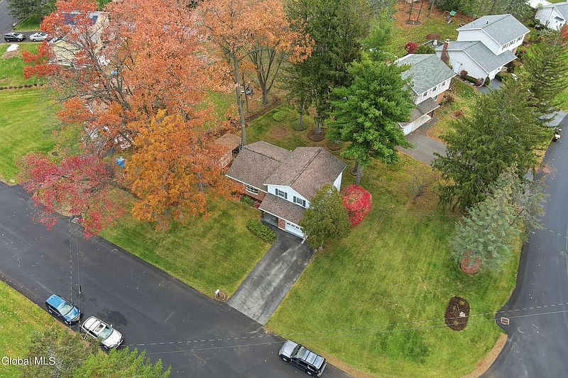 2nd image of 4 Flicker Drive
