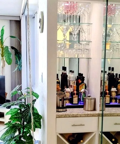 bar