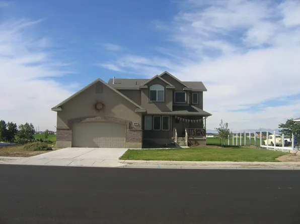 2591 W Remuda Dr, Farr West, UT 84404
