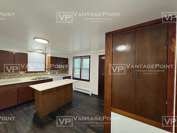 4th image of 206 Amory St