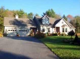 16 Amanda Dr, Topsham, ME 04086