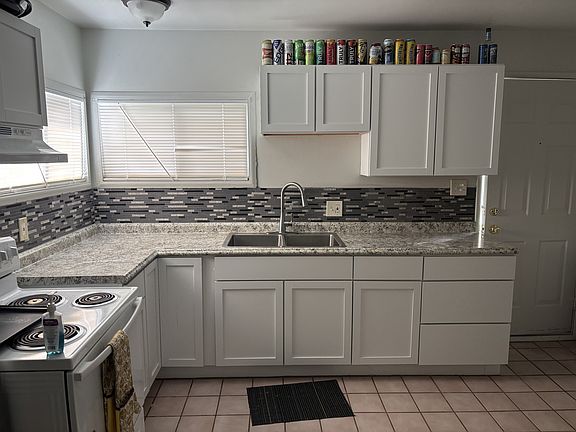 2nd image of 282 N Beverly Ave