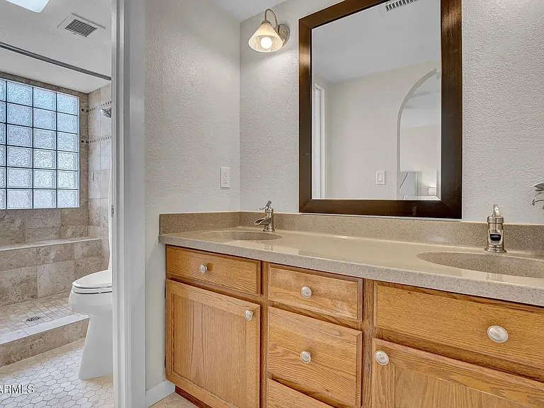 10235 N 31st St #15 — Photo 17