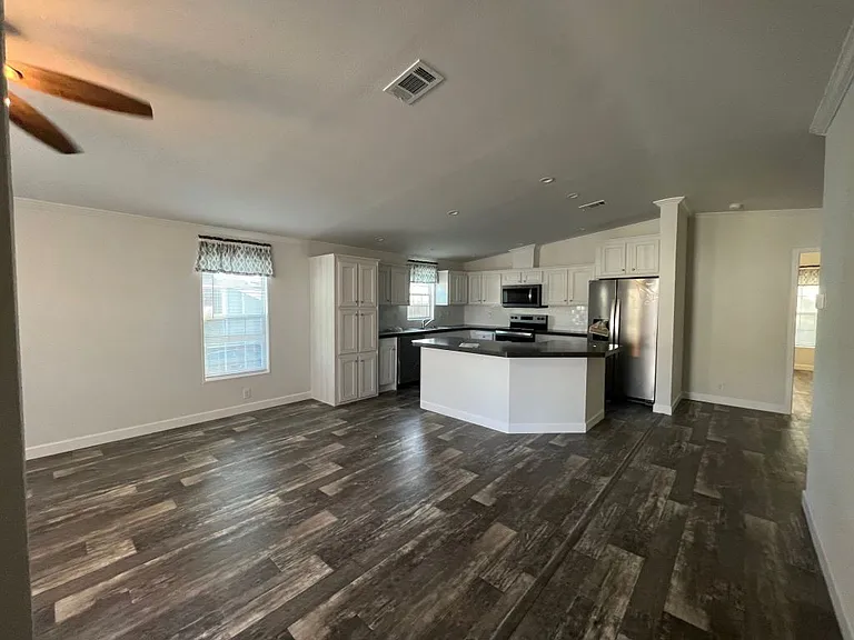 10 Eland Dr #10 — Photo 8