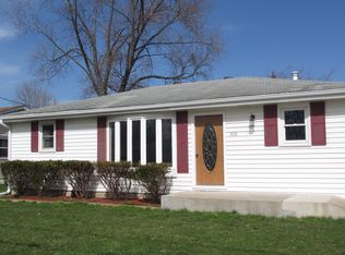 308 Sherwood Park Rd, Washington, IL 61571