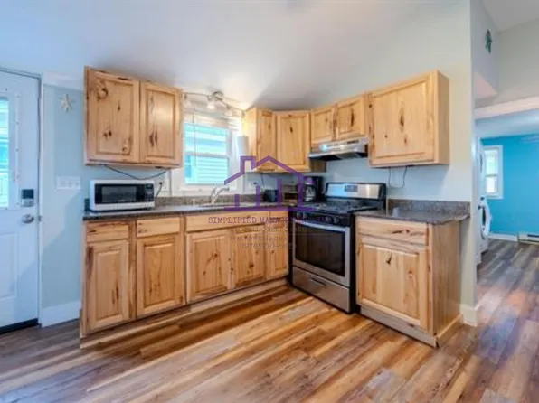 7 Perkins Ave #C, Hampton, NH 03842