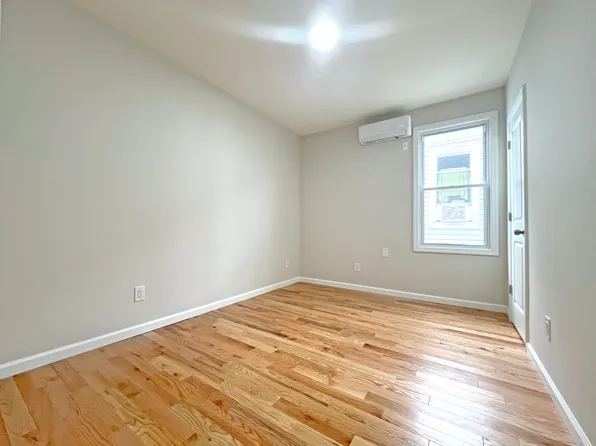 59-33 48th Avenue image 8 of 11