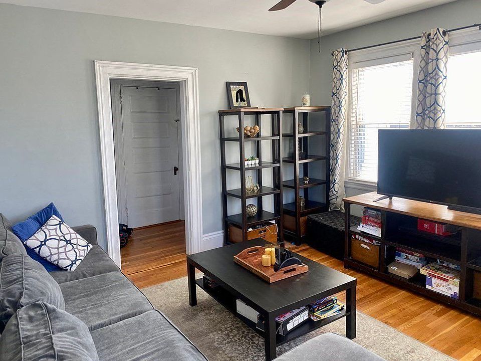 1st image of 23 Sterling St #23