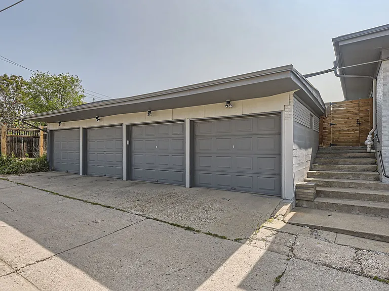 3221 E 33rd Ave — Photo 12