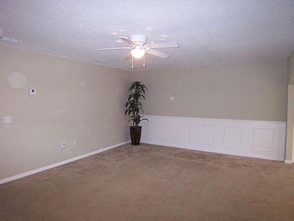 3rd image of 7420 Palm Hills Dr