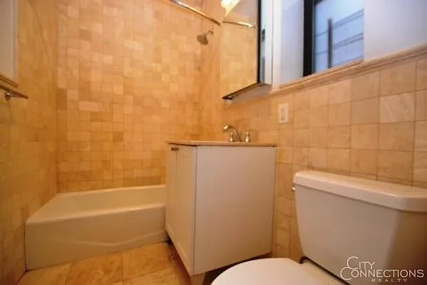 Rented by City Connections Realty | media 8